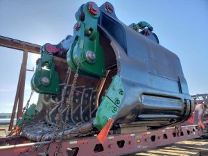 Bucyrus 495 BI dipper transport to mine